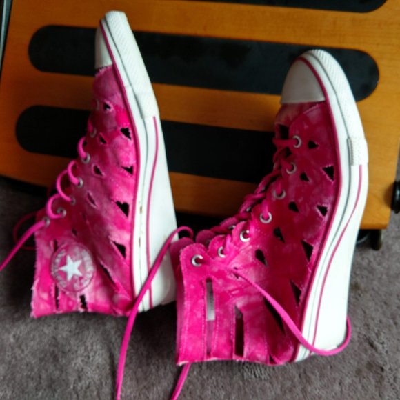 WOMENS CONVERSE Pink Basketball Sneakers 8 1/2 - Picture 3 of 5
